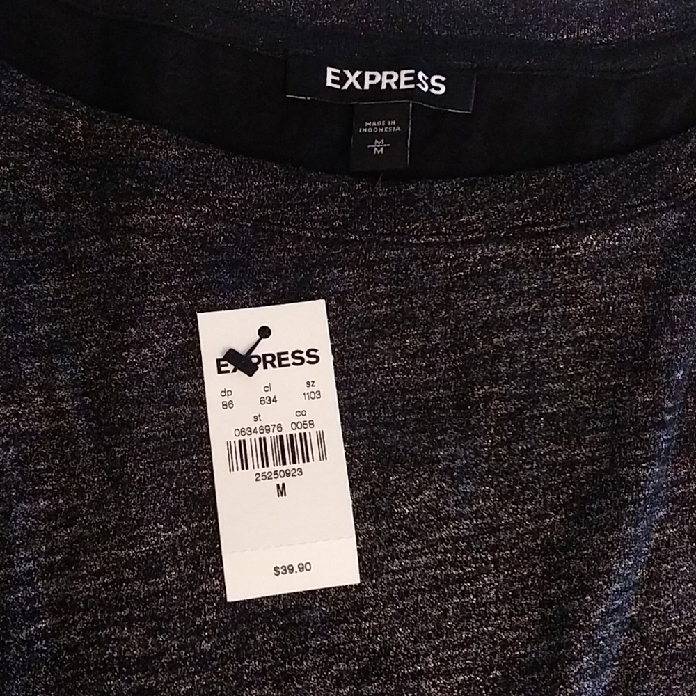 Express Metallic Ruched Sleeve Bateau Neck Tee. Size M - Picture 3 of 6